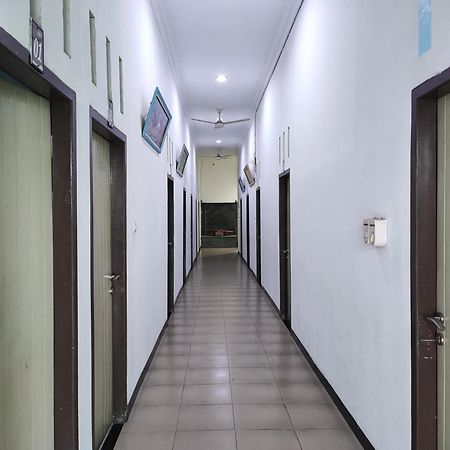 Reddoorz Syariah Near Universitas Batanghari Джамбі Екстер'єр фото
